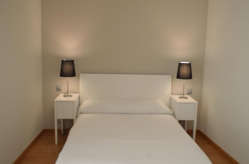 Girona Housing Ginesta 9 Διαμέρισμα Δωμάτιο φωτογραφία